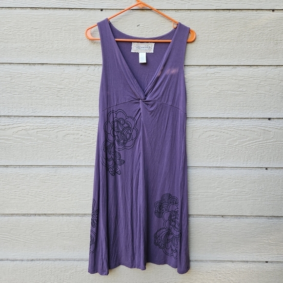 Aventura Dresses & Skirts - Aventura purple twist-front sleeveless jersey dress with flowers large